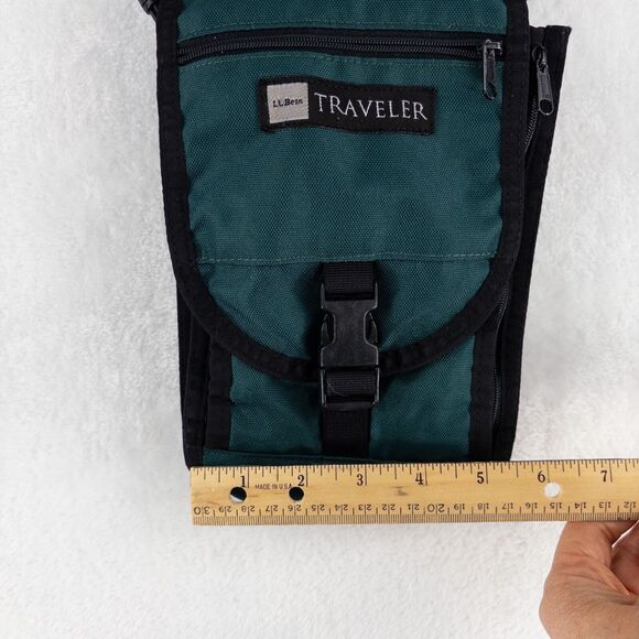 L.L. Bean Cross Body Traveler Bag Green Vintage Lots of Compartments Holds a Lot - Picture 5 of 11